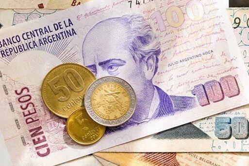 پول آرژانتین در یک روز بیش از 15 درصد سقوط کرد